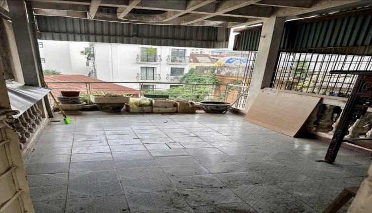 Cho thuê nhà Phố Thanh Nhàn 32m2, 3.5 tầng, 4 ngủ, giá 15 Triệu - ở hộ gia đình, nhóm 5 người